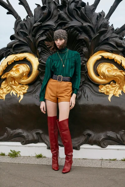 Look 50